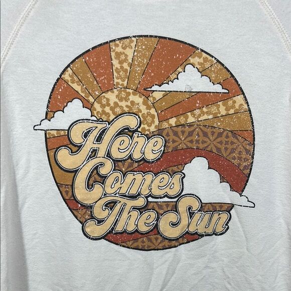 Altar'd State Cream Here Comes The Sun Graphic T-Shirt - Picture 3 of 6